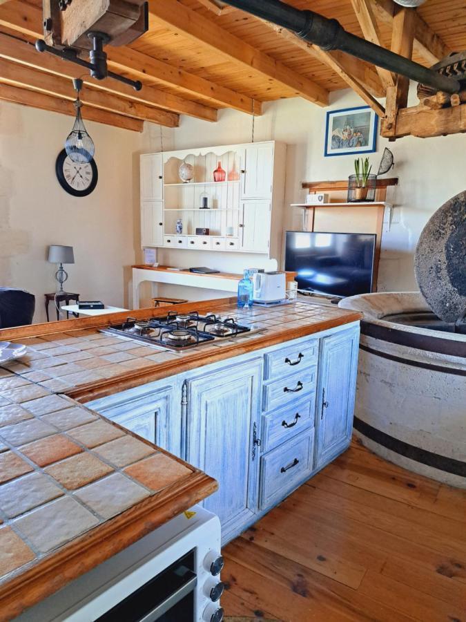 Le Moulin Etourneau - 3 Gites Avec 2 Piscines Champagnac  エクステリア 写真