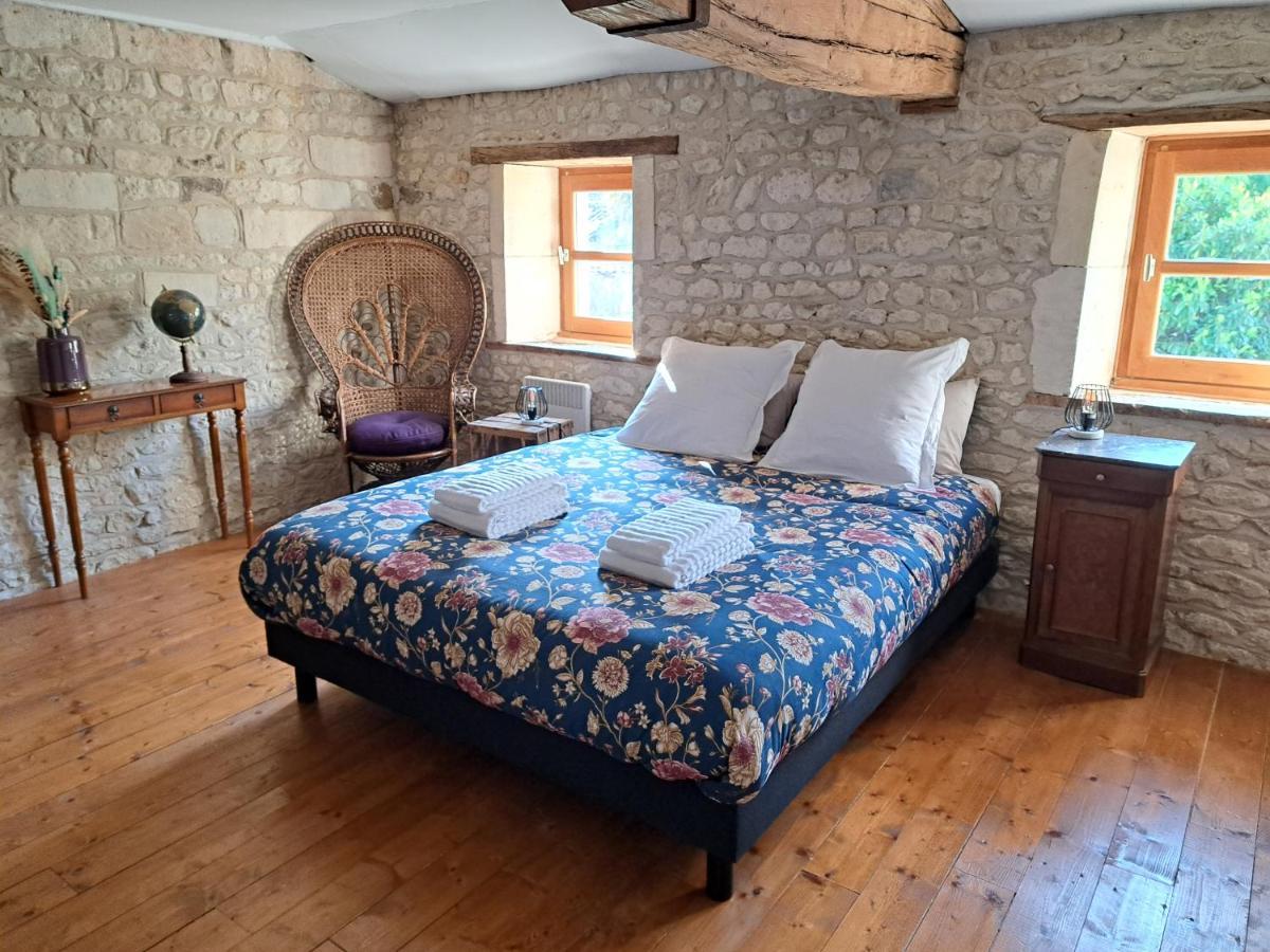 Le Moulin Etourneau - 3 Gites Avec 2 Piscines Champagnac  エクステリア 写真
