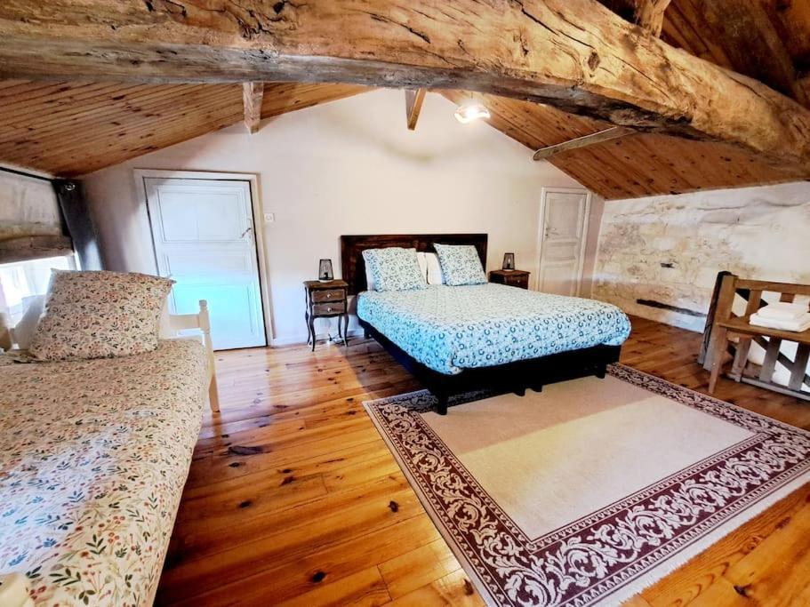 Le Moulin Etourneau - 3 Gites Avec 2 Piscines Champagnac  エクステリア 写真