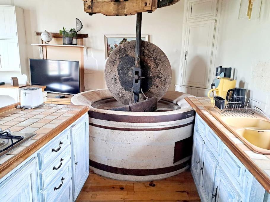 Le Moulin Etourneau - 3 Gites Avec 2 Piscines Champagnac  エクステリア 写真